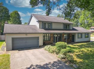 2140 & 2144 Woodlawn Cir, Stow, OH 44224