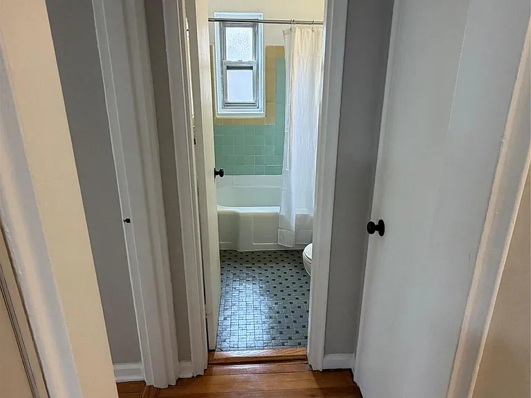 320 S Broadway #P1 — Photo 7