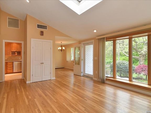 5th image of 121 Kissam Ln