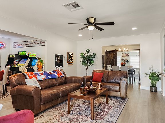 3rd image of 2800 McKenzie Ave