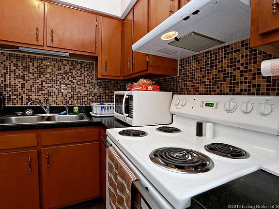 3rd image of 635 North St NE