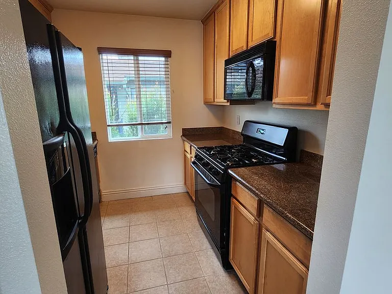 6101 Adelaide Ave #114 — Photo 7