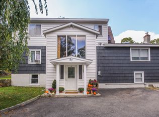 87 Hillair Rd, Lake Peekskill, NY 10537