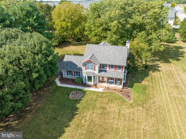 491 Pleasant Valley Dr, Charles Town, WV 25414