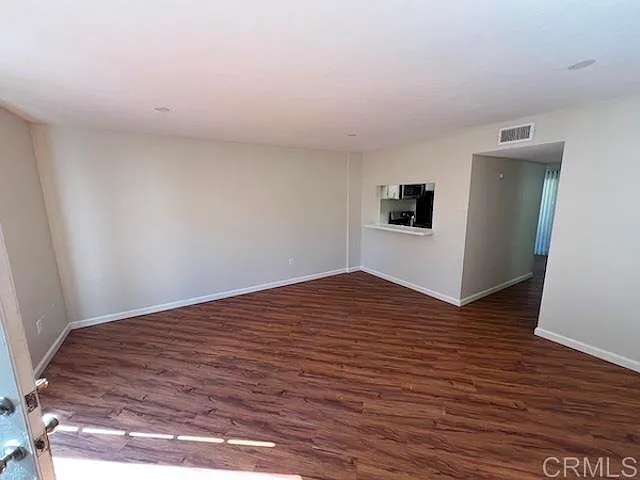 2 bed, 1.5 bath, 1056 sqft, $2,690 — Photo 3