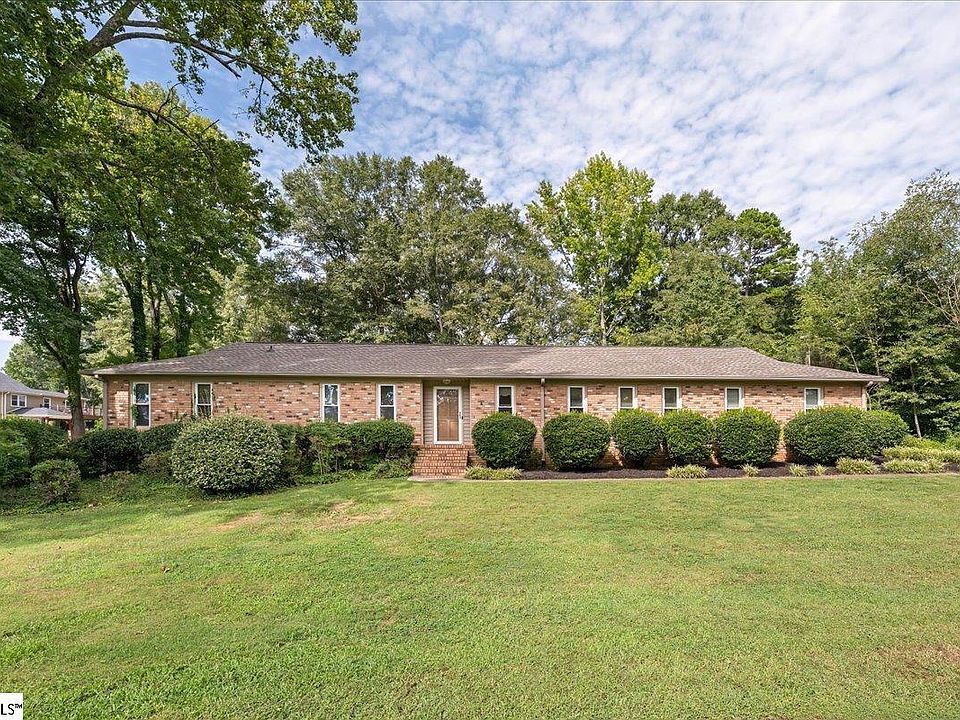 1st image of 103 Hollymont Ct