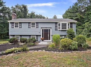 34 Christine Ave, Tyngsboro, MA 01879