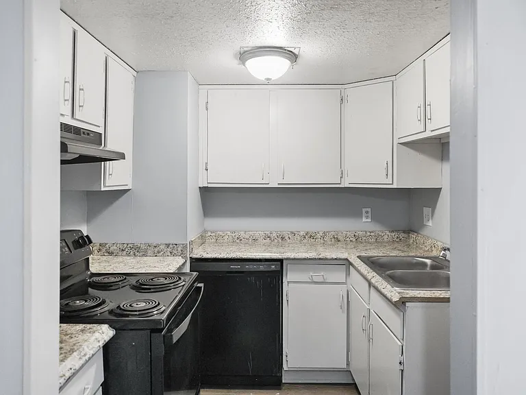 225 W McDowell Rd — Photo 43