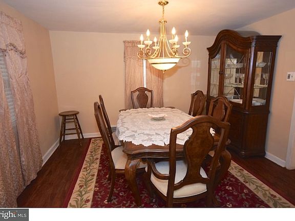 5th image of 134 Belmont Ave