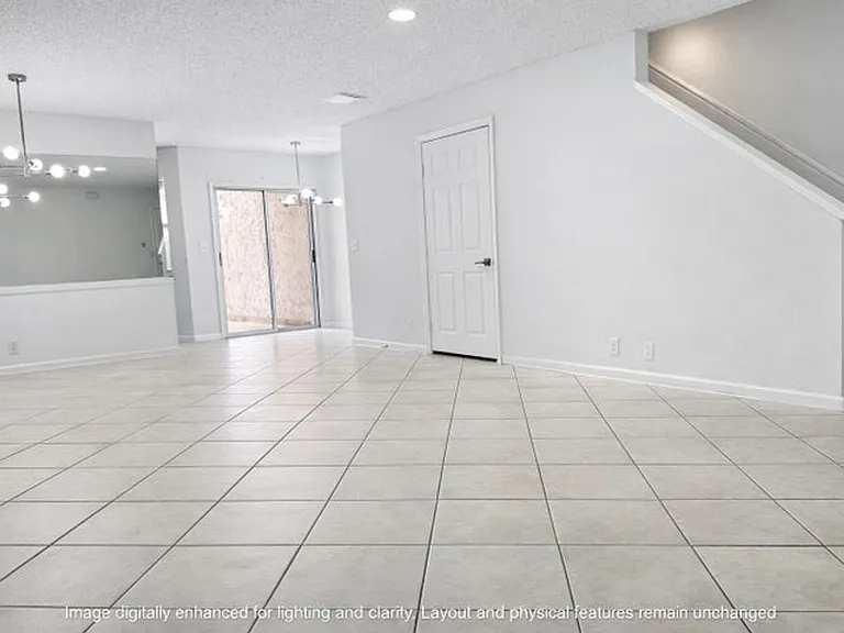 703 Crosswinds Dr — Photo 4