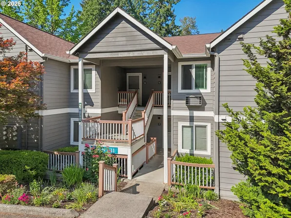 20050 Snowdrop Ct, West Linn, OR 97068