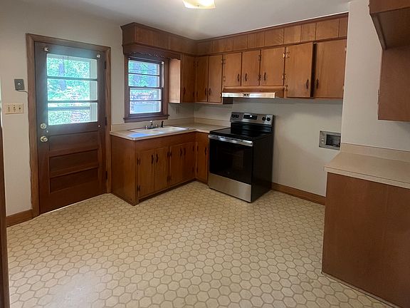 2nd image of 256A Greengate Ln #1