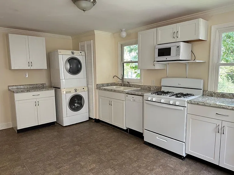 638 Church Rd — Photo 10