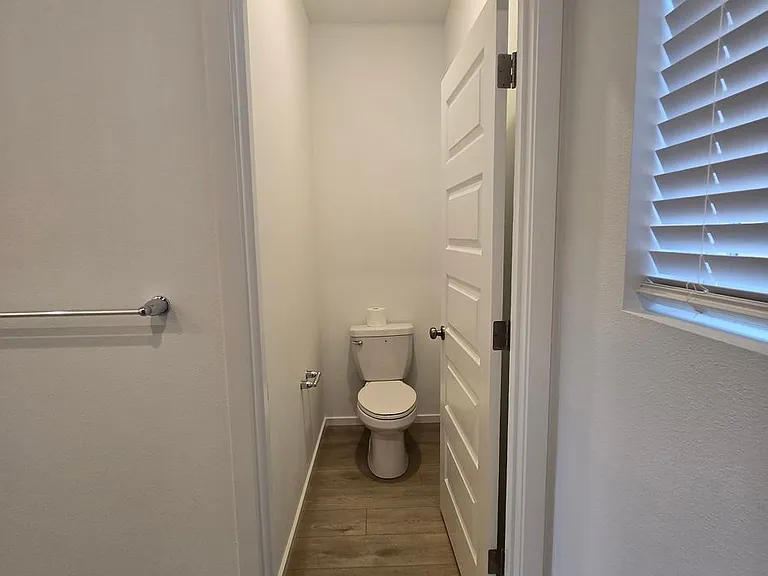 2700 Wonderland Way — Photo 17