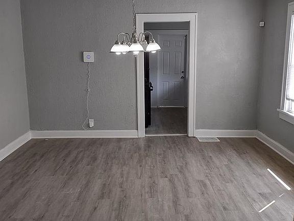 4th image of 4329 Chestnut Ave