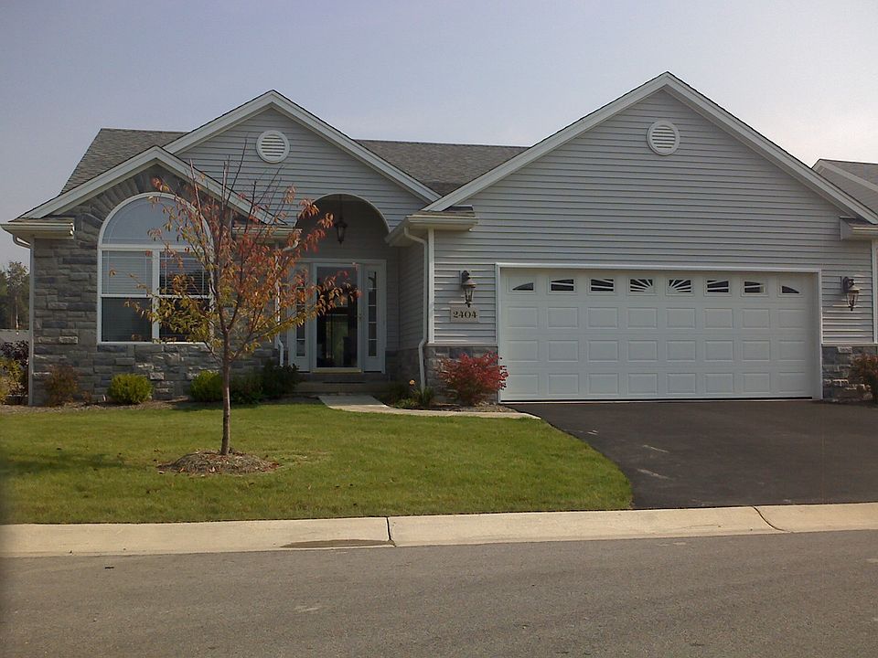 1st image of 2404 Fountain Cir