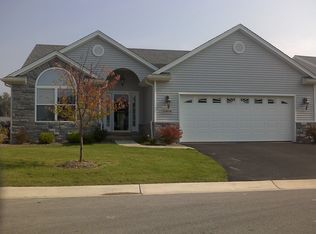 2404 Fountain Cir, Lambertville, MI 48144