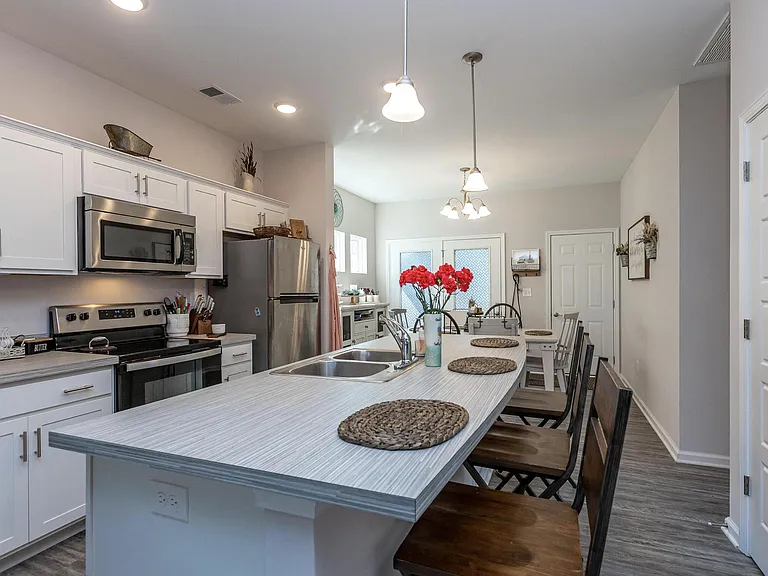 144 McCowans Ferry Aly — Photo 4