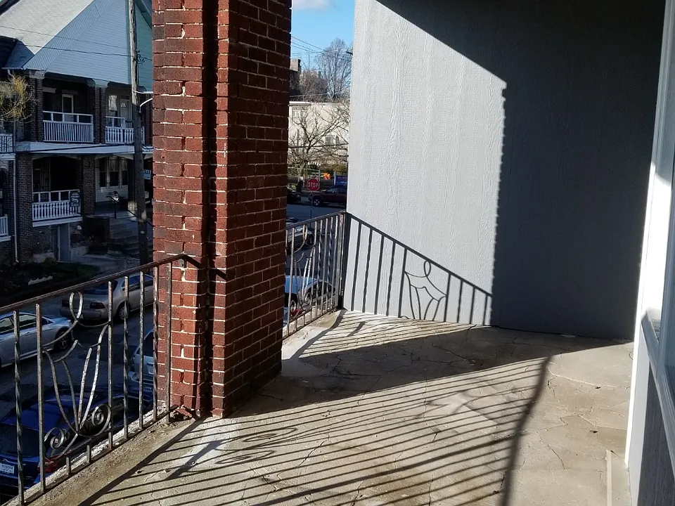 Building Photo 4