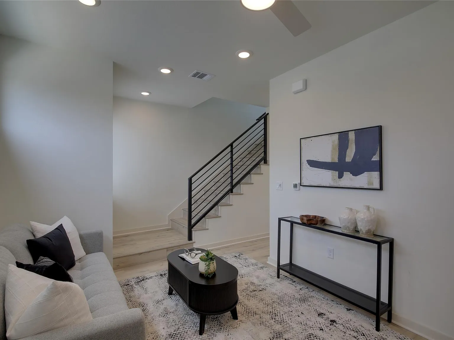 2 bed, 4.0 bath, 938 sqft, $2,100 — Photo 4