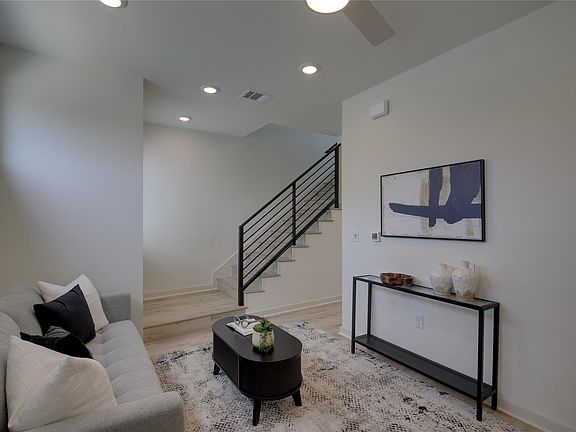 4th image of 7208 Providence Ave #2