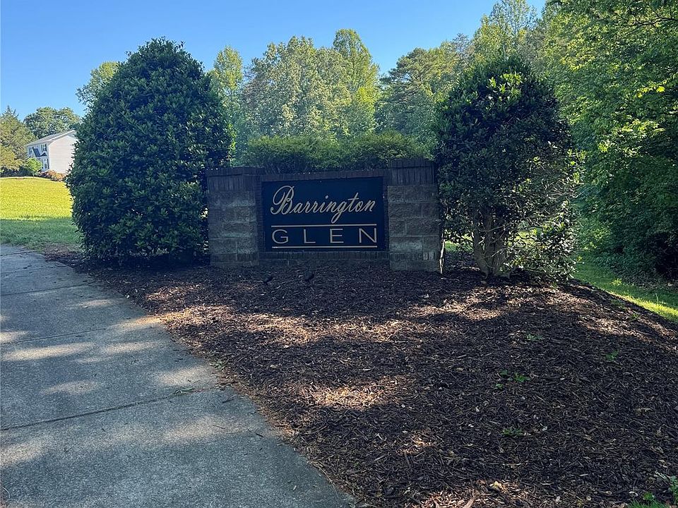 1st image of 904 Barrington Dr NE