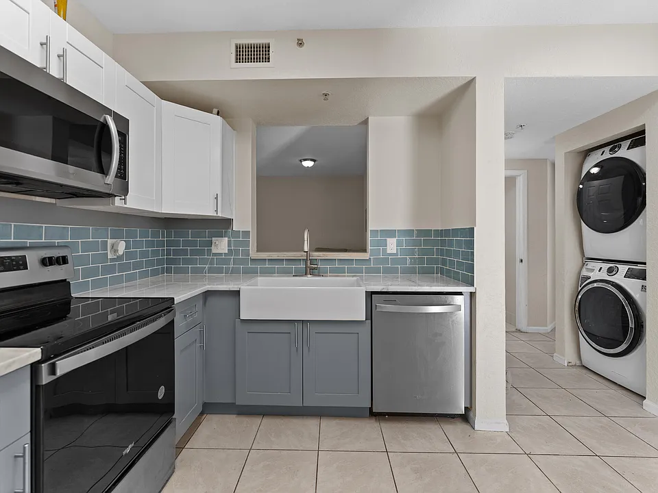 1165 Golden Lakes Blvd #1212