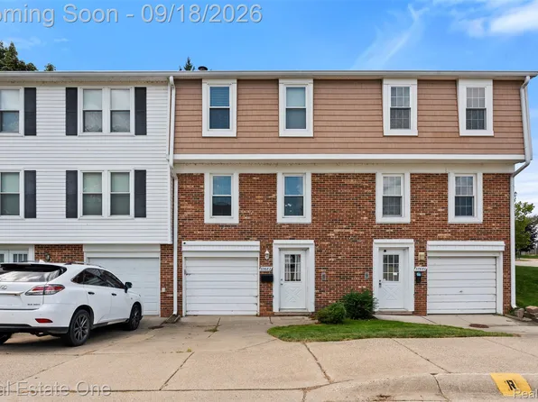37682 Charter Oaks Blvd, Clinton Township, MI 48036