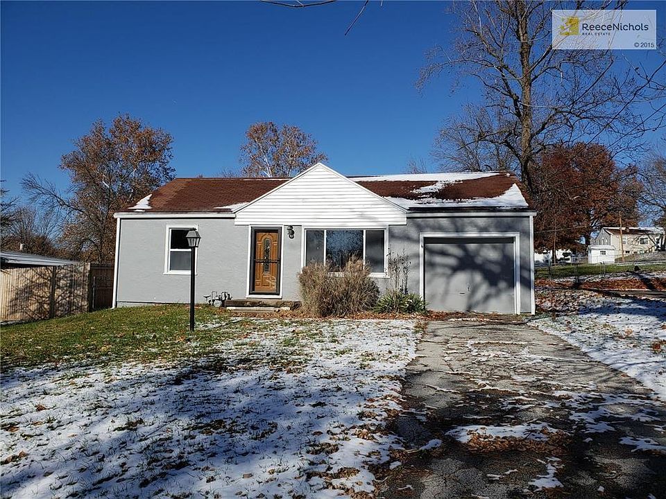 1st image of 2708 NE 45th St