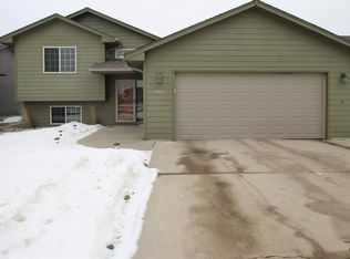 2812 S Grinnell Ave, Sioux Falls, SD 57106