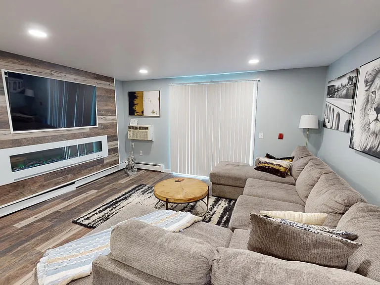 610 N Kensington Dr #4 — Photo 1