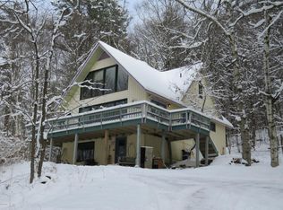 577 Brookman Rd, Pownal, VT 05261