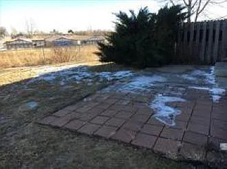3 bed, 1182 sqft, $1,900 — Photo 3