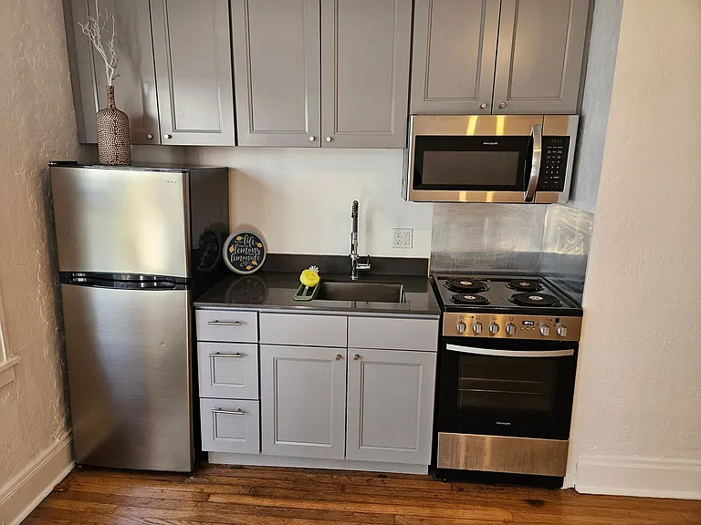 Greenway Apartments — Photo 41