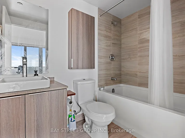 11 Wellesley St W #4202 — Photo 15