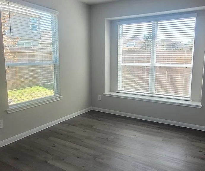2934 Lawrence Park Ct — Photo 8