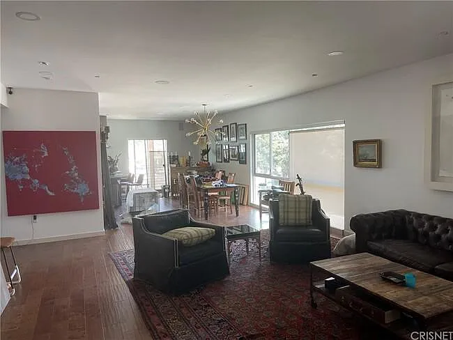 3 bed, 2010 sqft, $6,800 — Photo 3