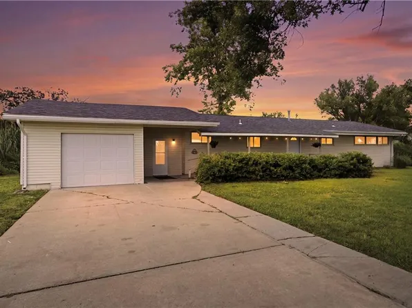 1116 N 3rd St, Fredonia, KS 66736