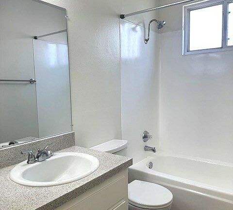 5th image of 16872 Lynn Ln APT B