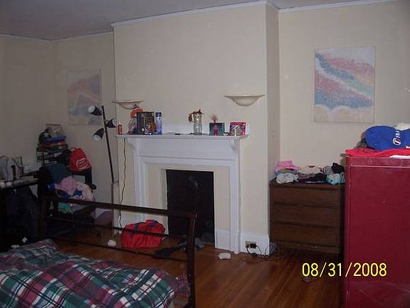 3rd image of 429 Marlborough St APT 3B