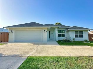 2243 SE Mariposa Ave, Port Saint Lucie, FL 34952