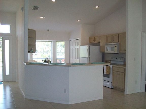 3rd image of 1562 Ocean Cove St