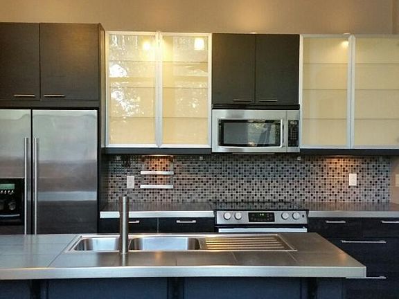 3rd image of 208 W Broadway St APT 6