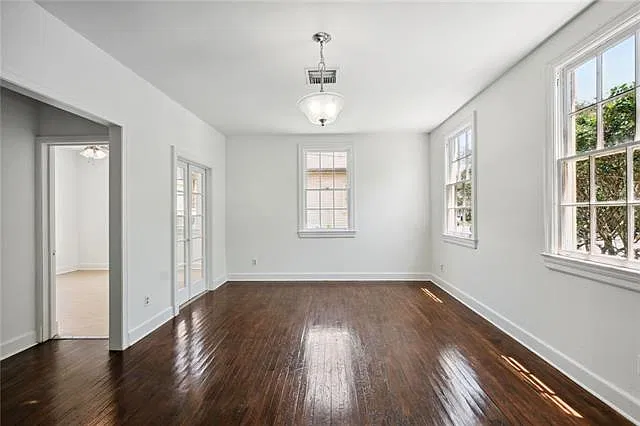 2 bed, 1.5 bath, 1700 sqft, $2,300 — Photo 2