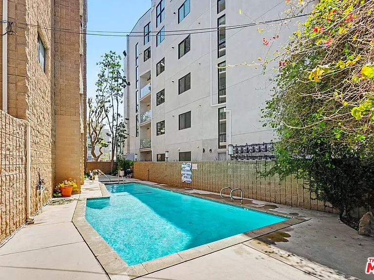 10966 Rochester Ave #1D — Photo 29