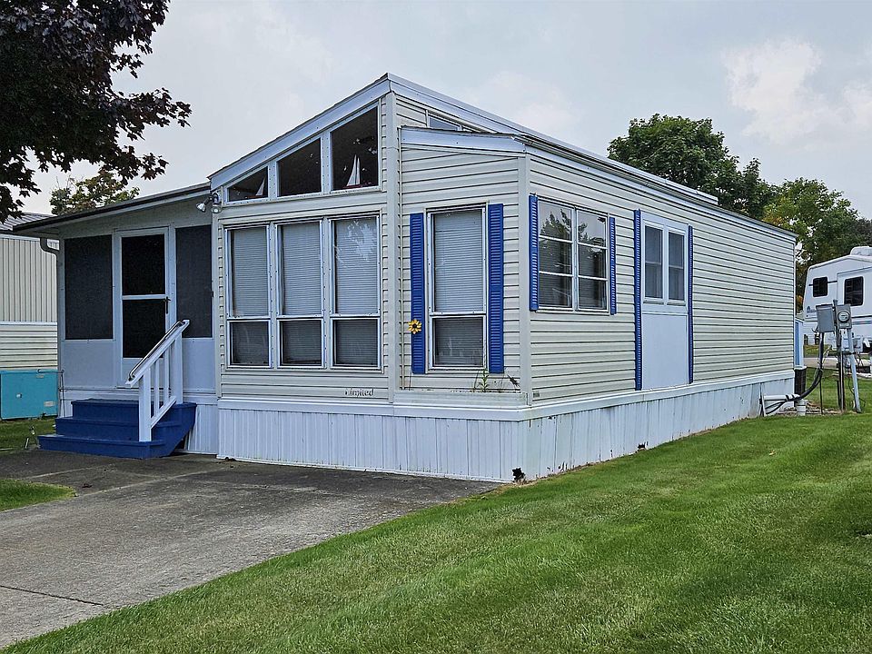 1st image of 5212 Cambridge Ln #206