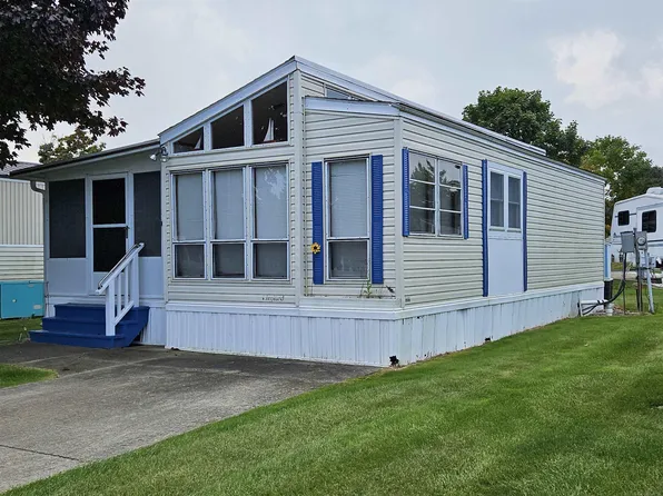 5212 Cambridge Ln #206, Lexington, MI 48450