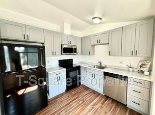 2720 204th St SW #B, Lynnwood, WA 98036