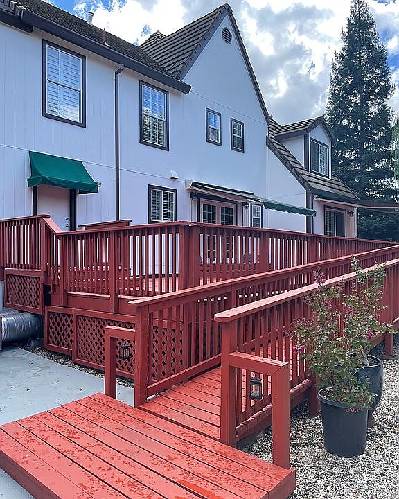 1200 sq/ft redwood deck