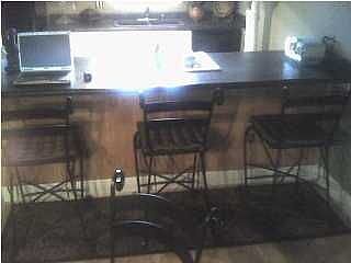 Convenient breakfast bar between kitchen and Great room